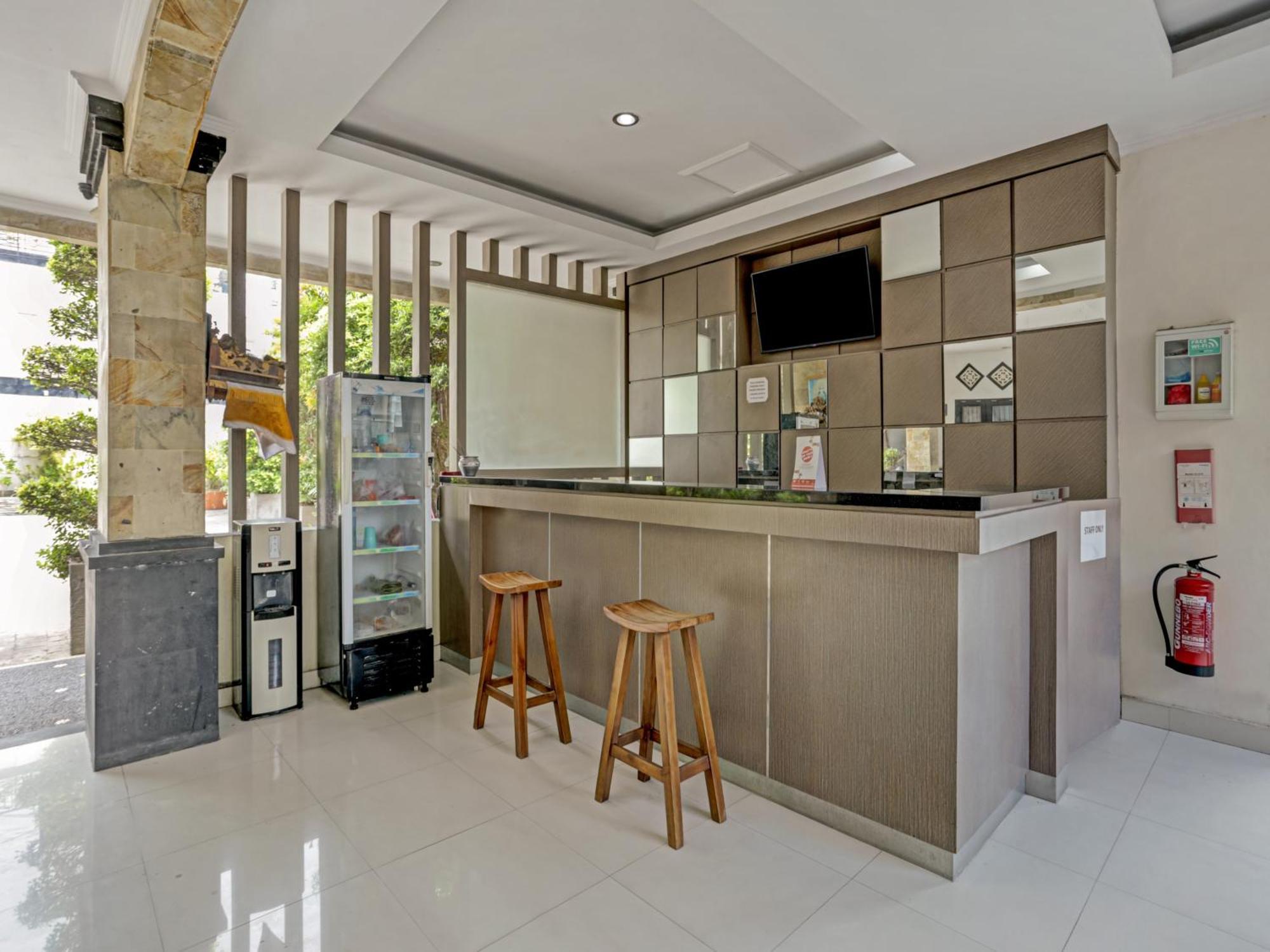 OYO 3904 Kiki Residence Bali Legian Exterior foto